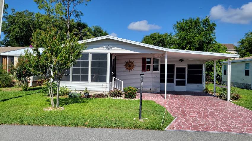Lake Wales, FL Mobile Home for Sale located at 571 Cardinal Loop Tower Lakes
